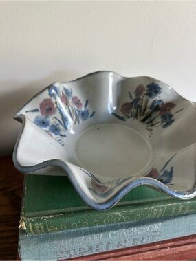 CINDY ANGLISS Scalloped Pottery Bowl